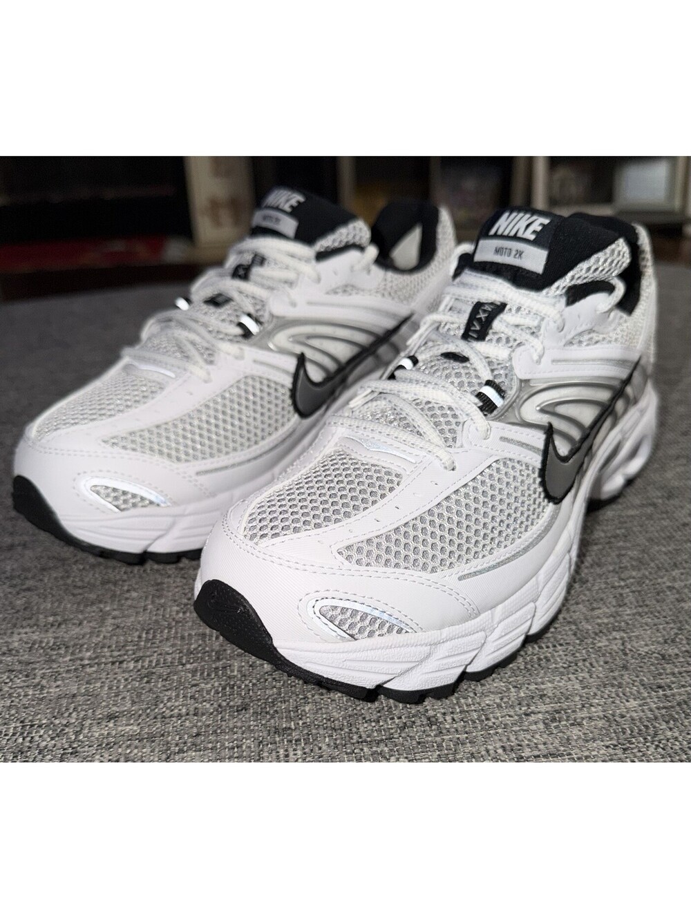 Nike Air Max Moto 2K Men’s 8 White/Metallic/Silver/Black IR1476-100 New In Box